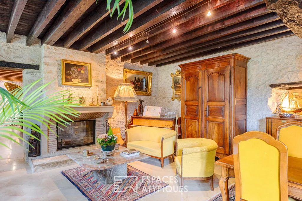 Living Room - Luxury Property with Pool near Normandy