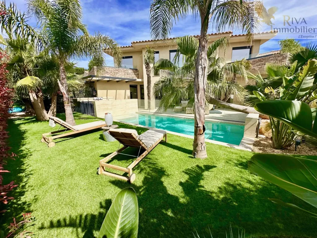 Piscine - Villa avec piscine et jardin à Sanary-sur-Mer
