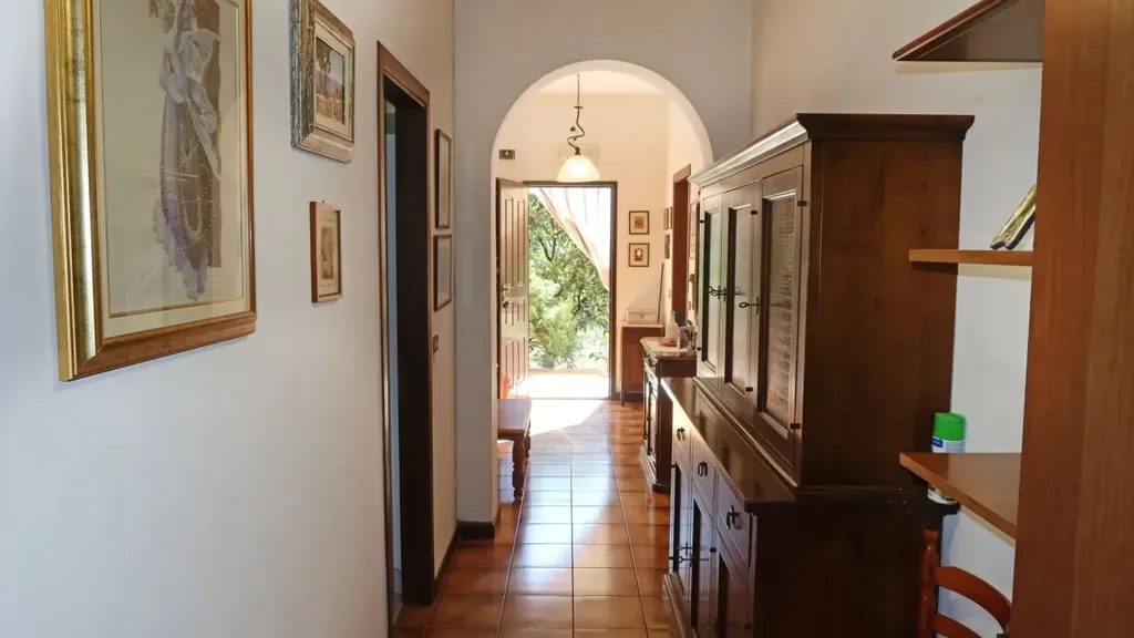 hallway_entrance