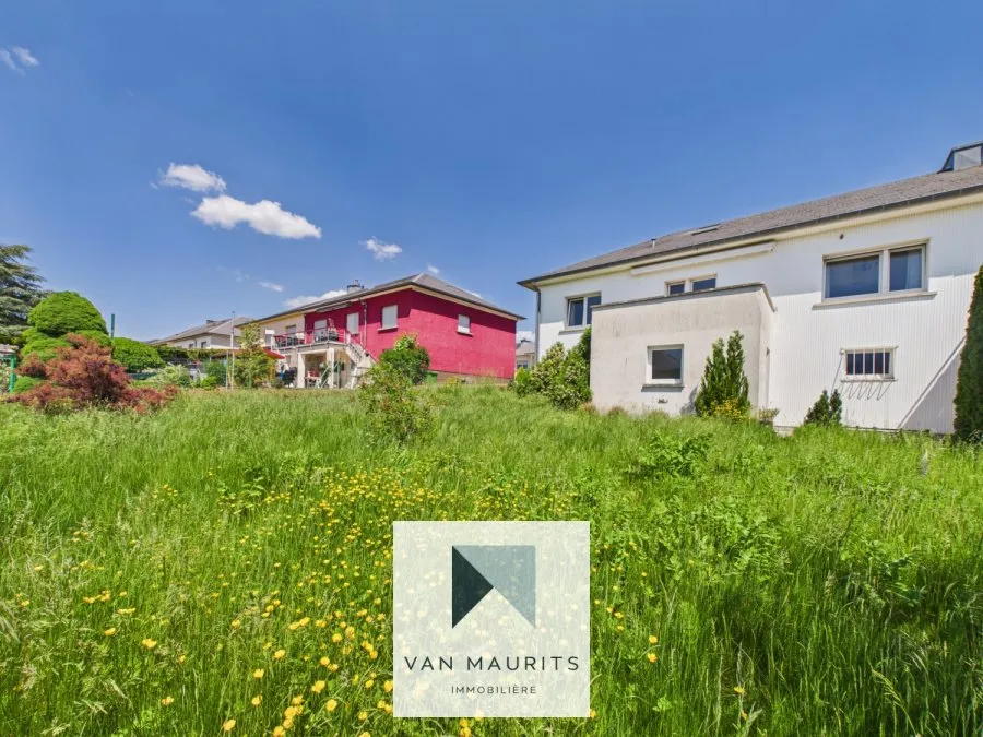 Jardin - Maison Trois Façades avec Jardin à Soleuvre