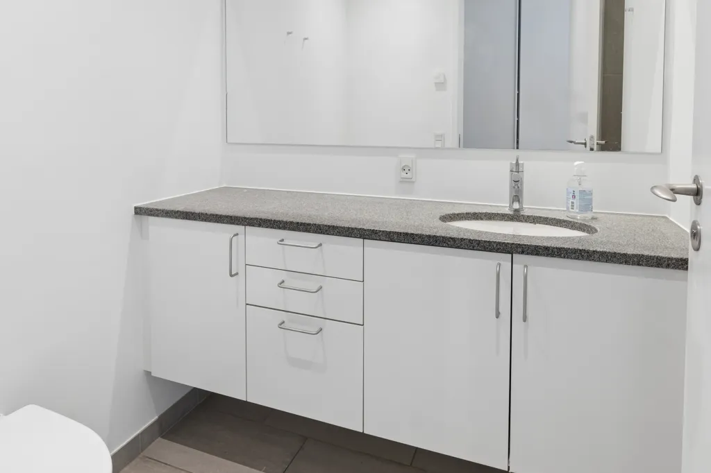 Bagni - Funkis Apartment with Waterfront Access in Hellerup