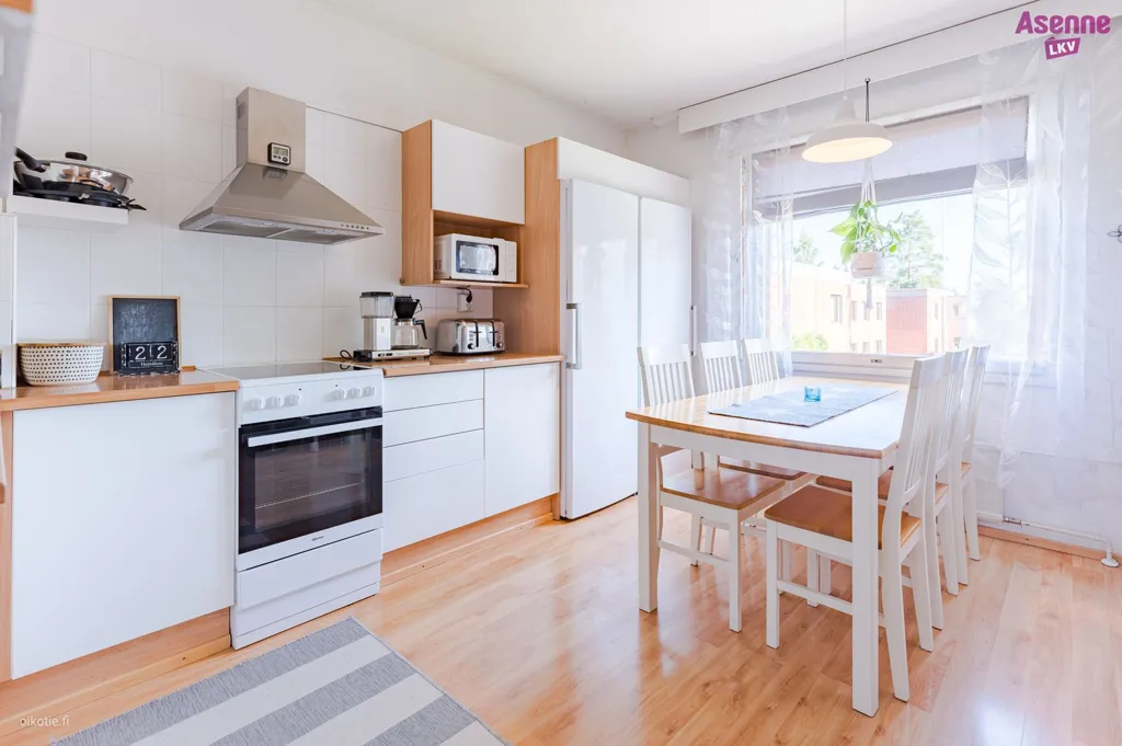 Köök - Spacious Apartment with Garden View in Mikkeli