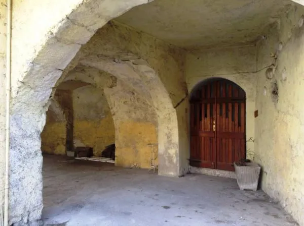Rustic Terraced House in Historic Centre, Sabbio Chiese