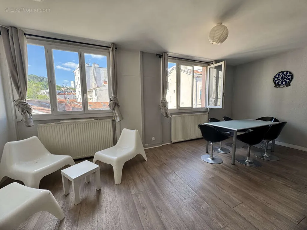 Sala da pranzo - T7 Apartment with 6 Bedrooms in Lyon 9