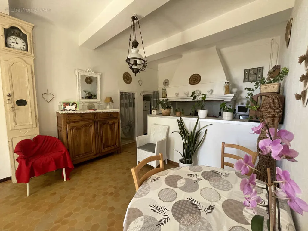 Söögituba - Historic Property with Pool and View near Vaison