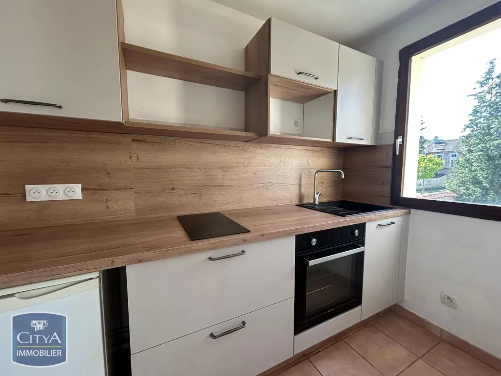 2-Bedroom Apartment with Parking in Rambouillet