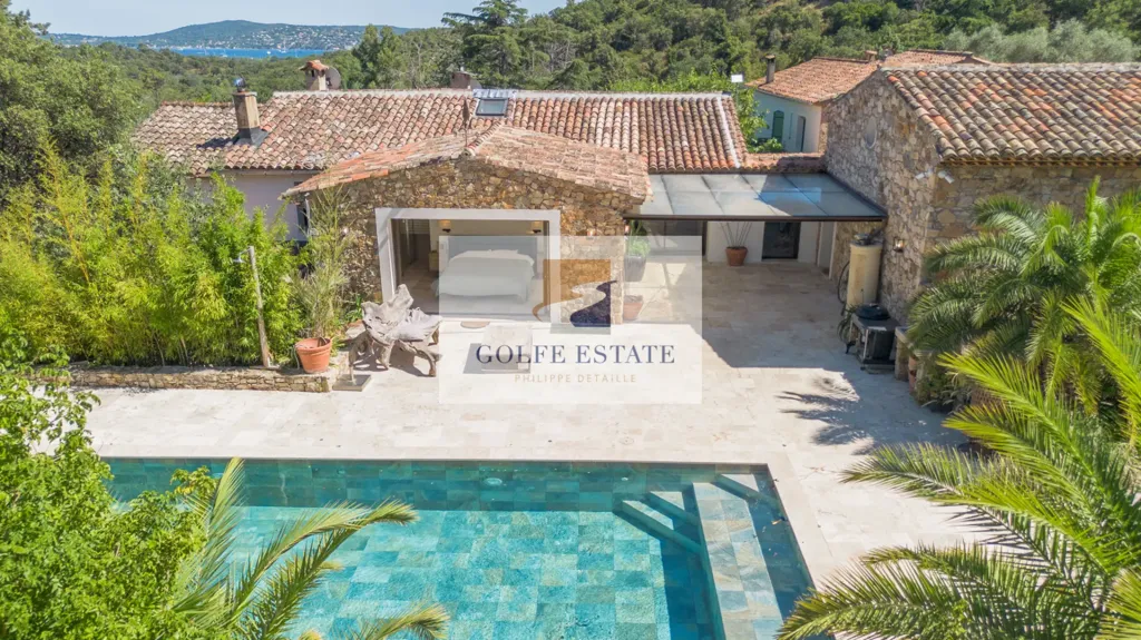 Õhuvaade - Bastide with Pools and Sea View in Grimaud