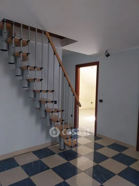 Stanze - Appartamento con terrazzo e vista a Potenza