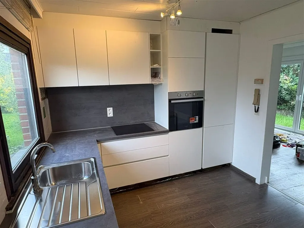 Cuisine - Bungalow avec Jardin ensoleillé à Relegem