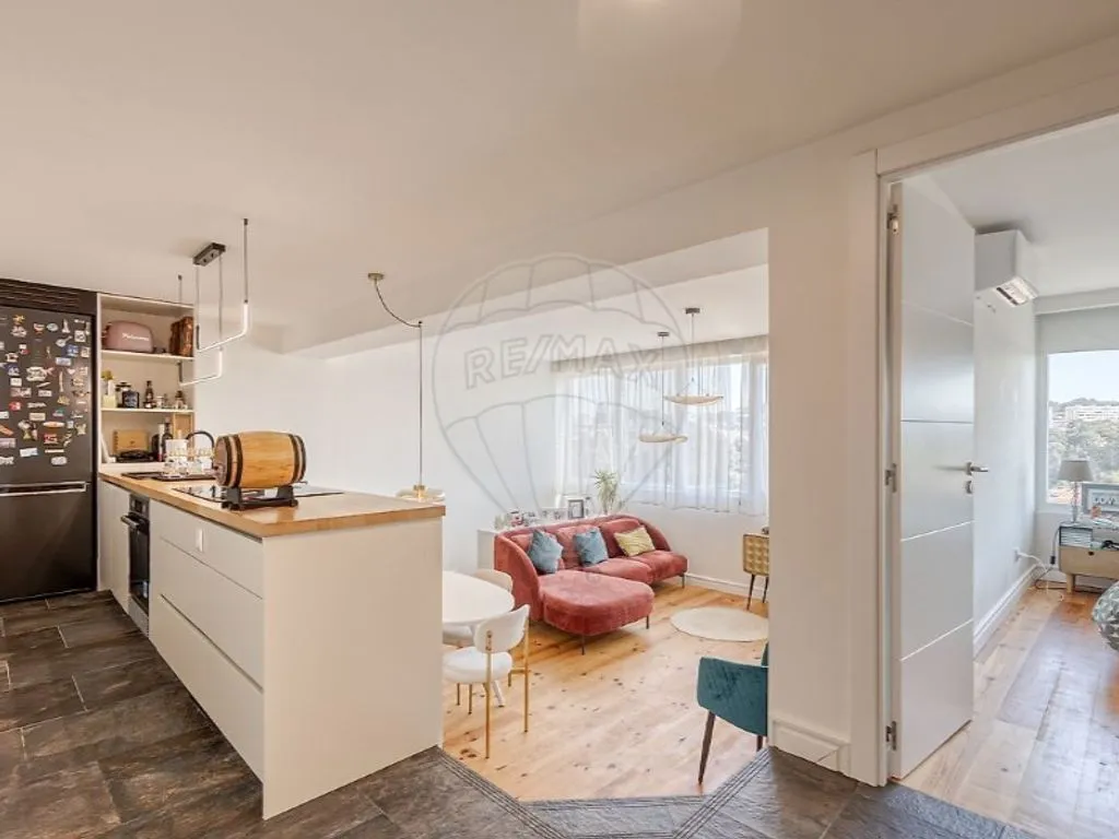 Cuisine - Rehabilitated Bi-Family House in Matosinhos