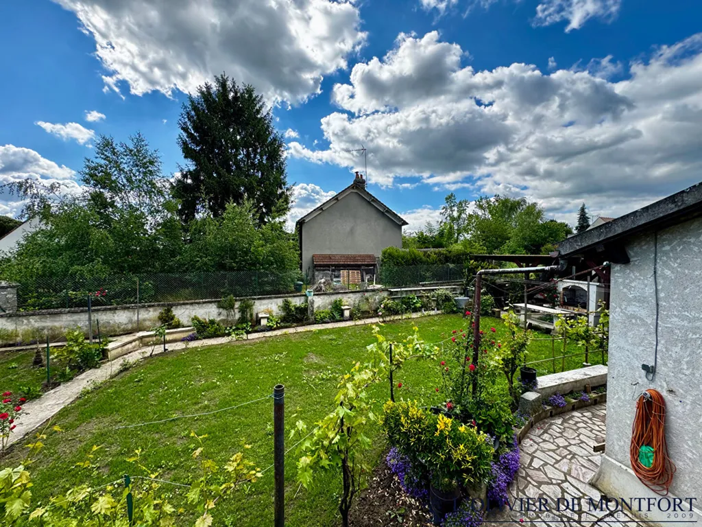 Giardino - Ancient House with Garden in Méré