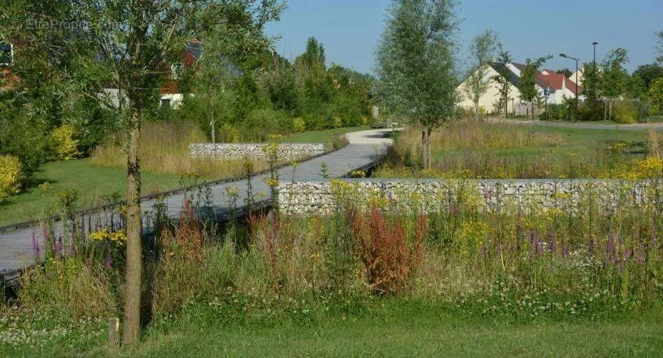 Maa asukohas Saint-Georges-Sur-Eure