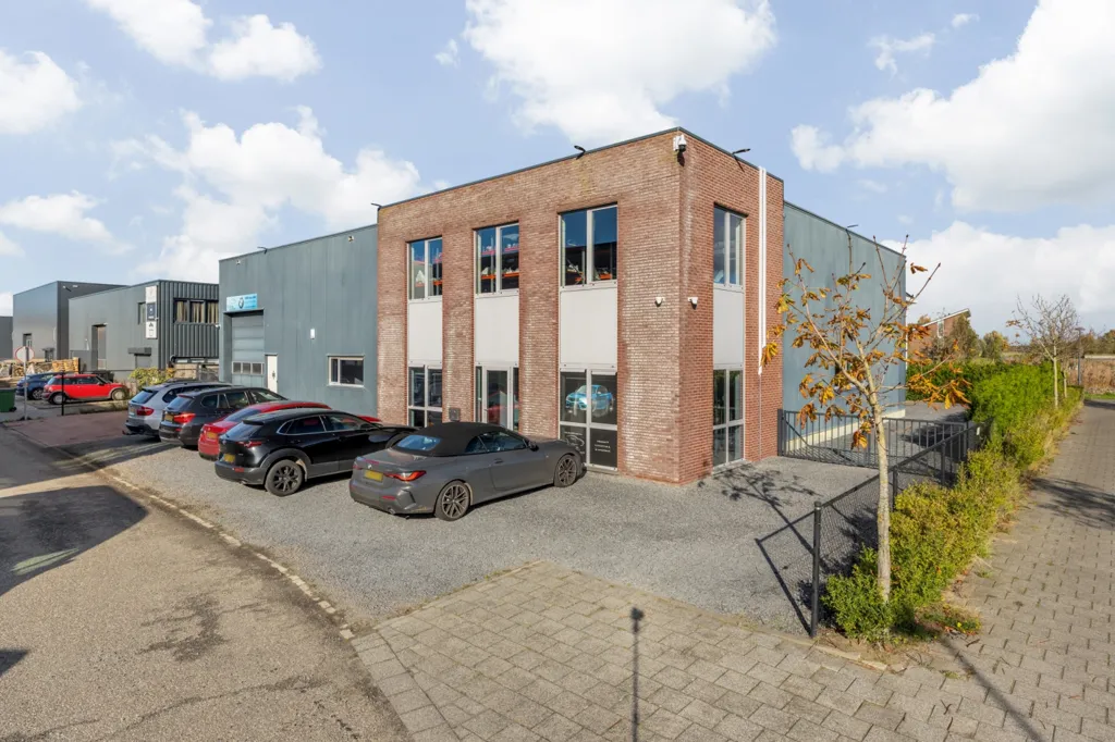 Välivaade - Detached House with Business Hall in Breda