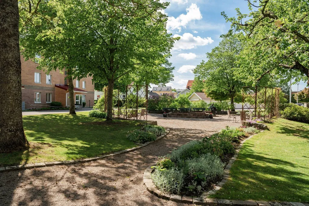 Jardin - Apartment with Balcony and Cathedral View in Skara