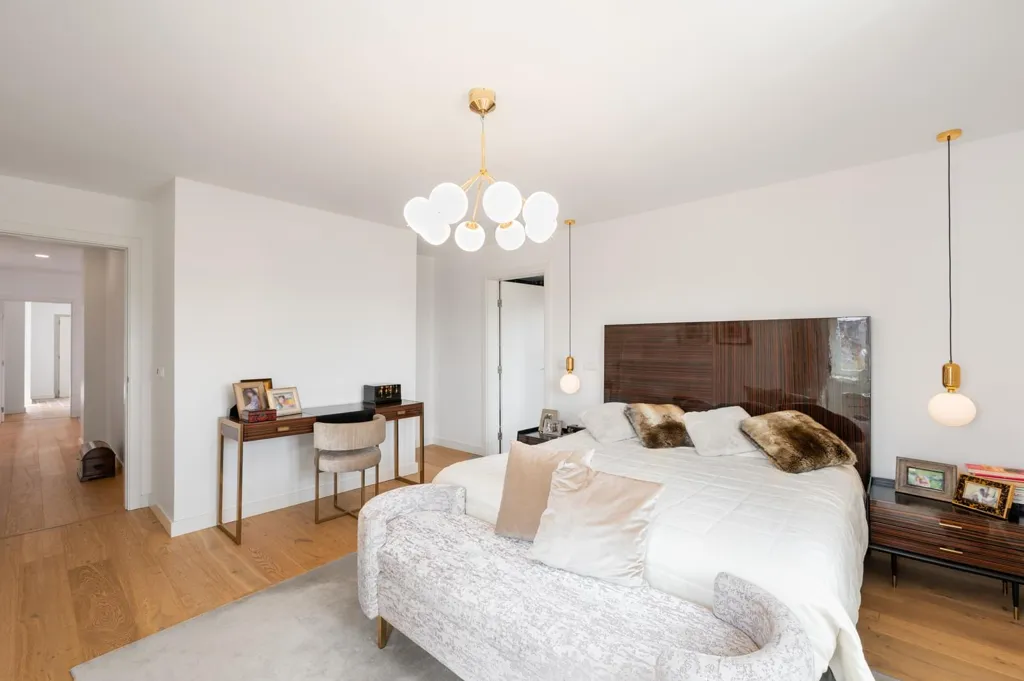 Chambres - 7 Bedroom House with Pool in Restelo, Lisbon