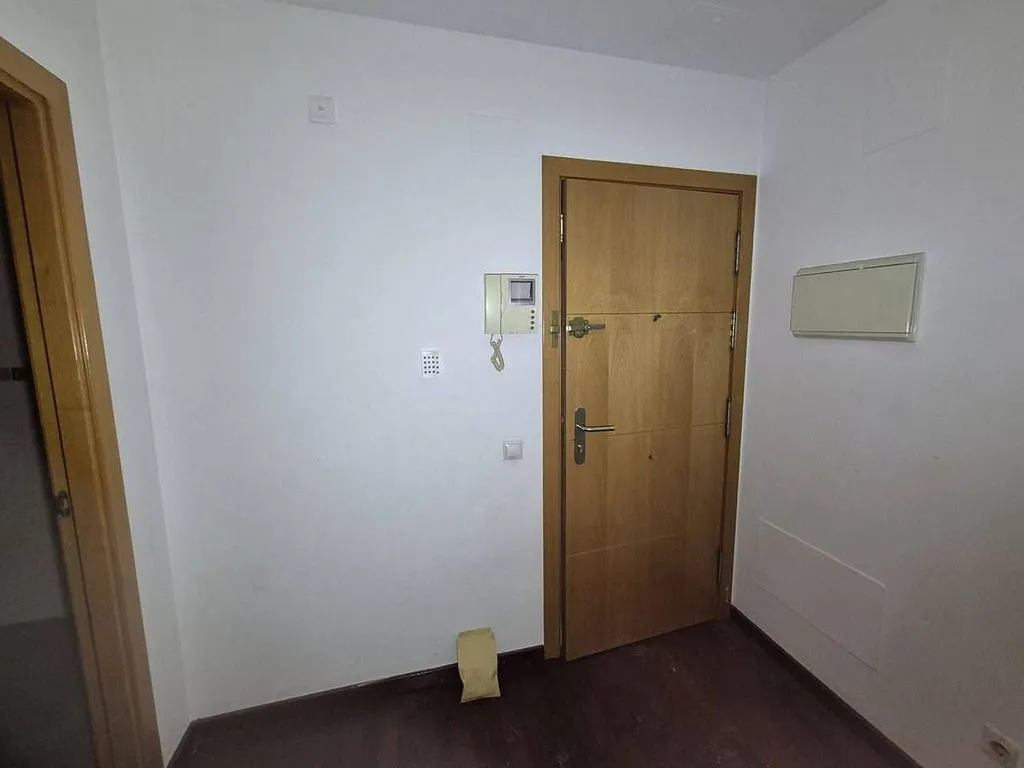 Entrée - 2-Bedroom Apartment with Garage in Ca n'Anglada