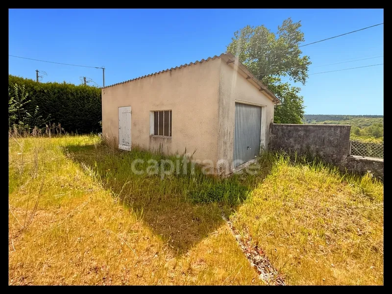 Välivaade - Rustic House with Balcony in Saint-Vallier