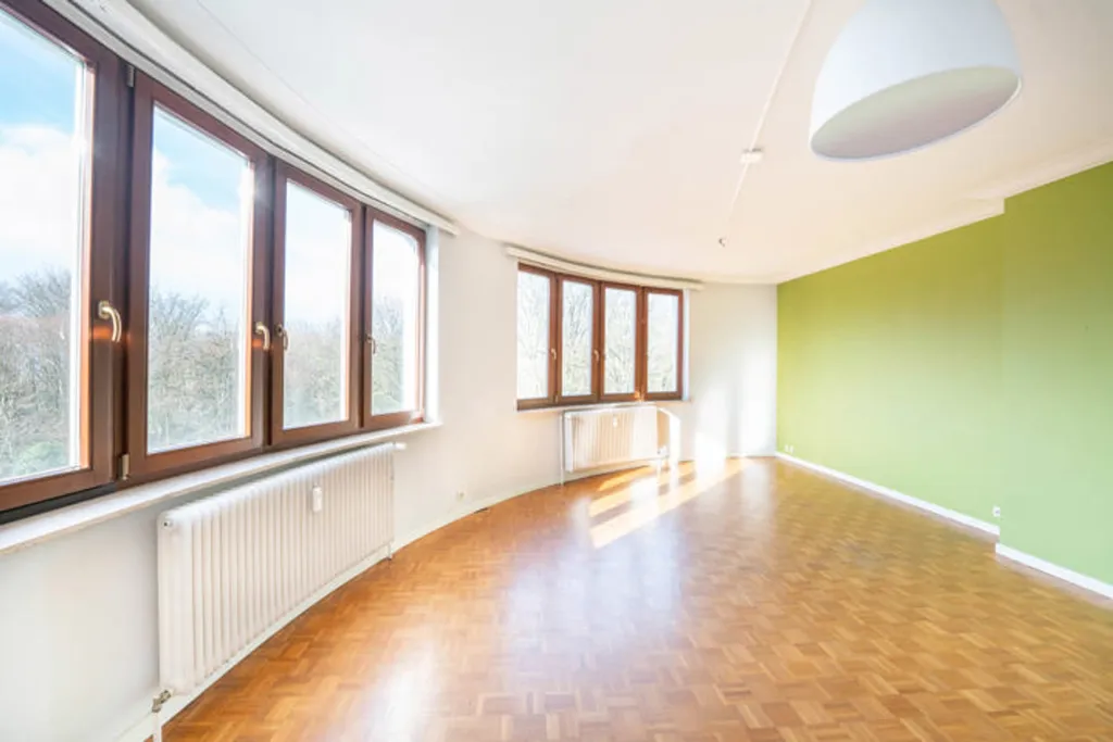 Living Room - 2-Bedroom Apartment with Park View in Forest
