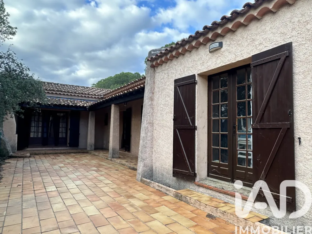 Aed - Néo Provençale House with Terrace in Quiet Area