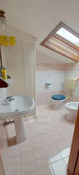Salles de bain - Two-Storey Apartment with Balcony in Serramazzoni