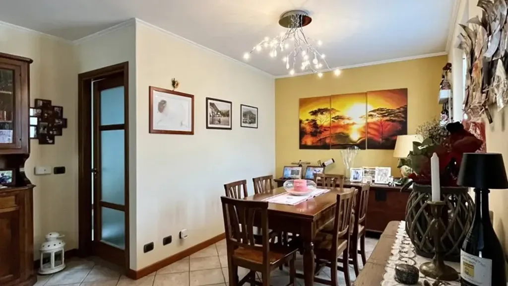 Salle à manger - Villa with Panoramic Balcony in Valle Intelvi