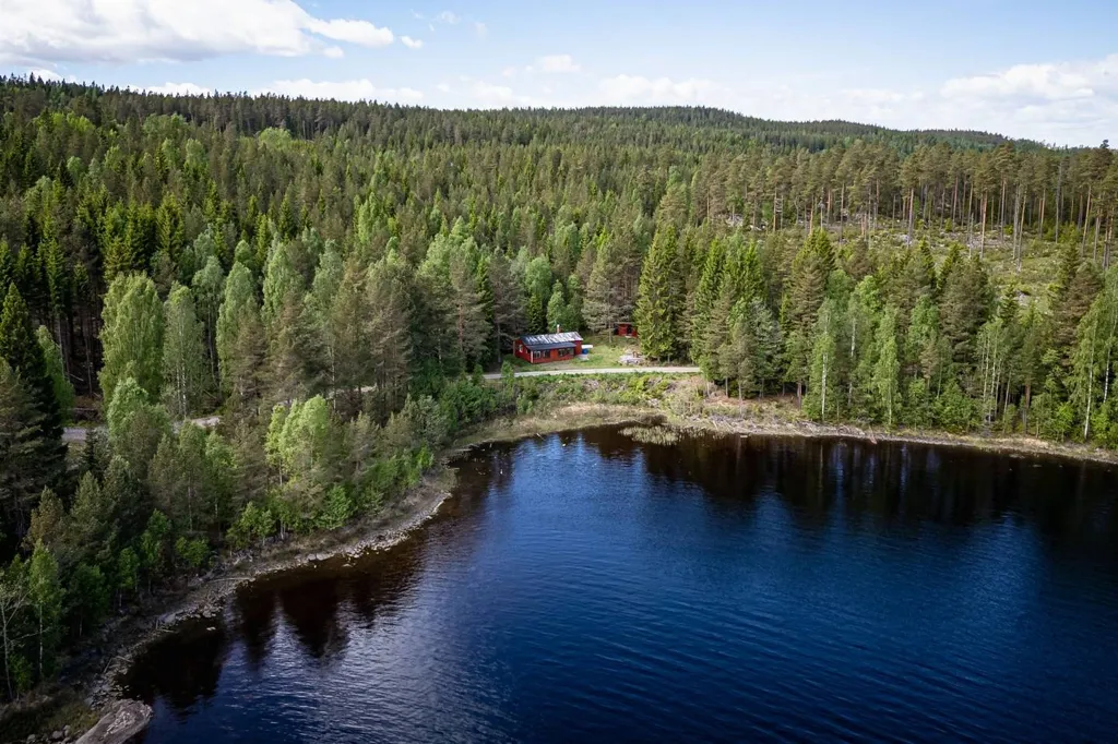 Vue aérienne - Cottage with Water View near Växvik
