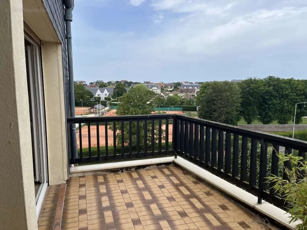 Rõdu - Duplex Flat with Terrace in Cabourg