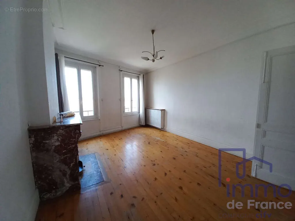 Toad - 3-Bed Apartment in Saint-Étienne