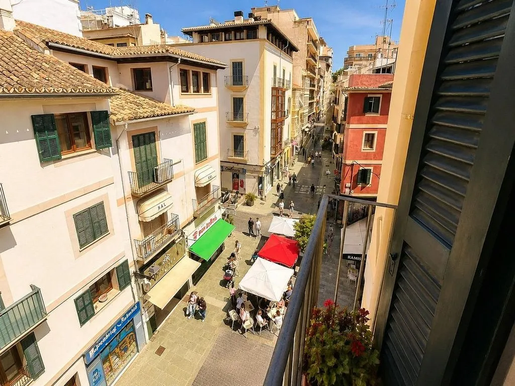 Balcon - Historic Attic with Terrace in Carrer dels Oms