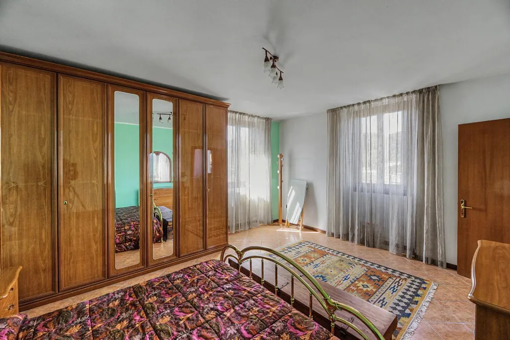 Magamistoad - Multi-Level Apartment with Mansard in Luino