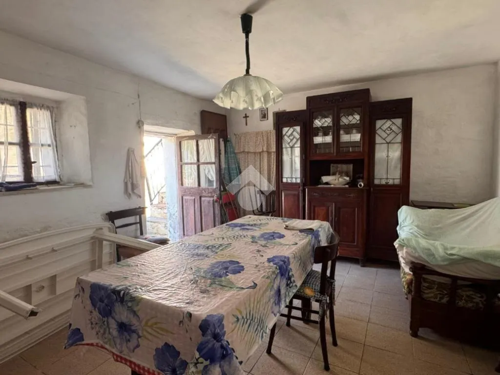 Sala da pranzo - Rustic Property with 25,700m² Land in Verzuolo