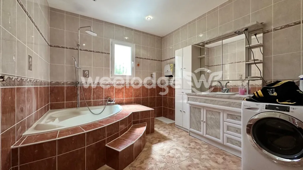 Vannitoad - House with Pool and View in Rochefort-du-Gard