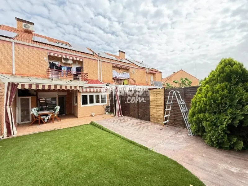 Aed - Renovated Townhouse with Solar Panels in Coimbra-Guadarrama