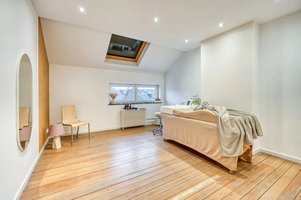 Pièces - Maison de Maître avec Jacuzzi à Liège