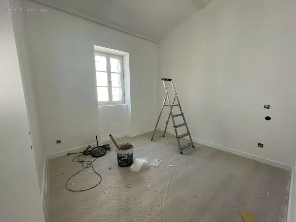 Toad - Duplex with Potential in Bordeaux