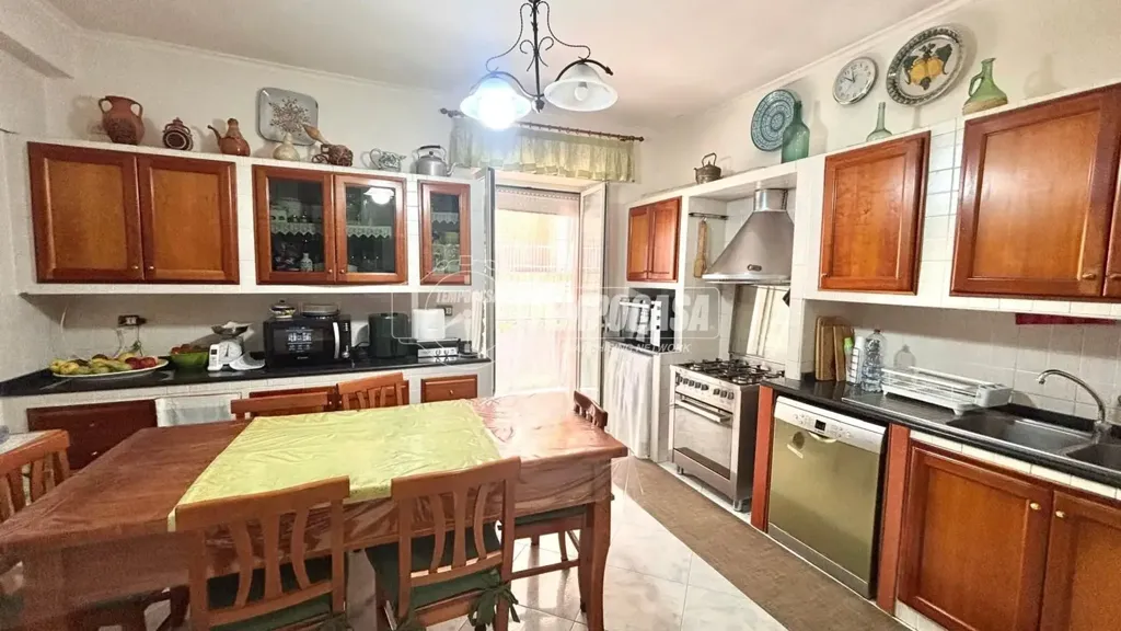 Cuisine - Apartment with Triple Exposure in Naples