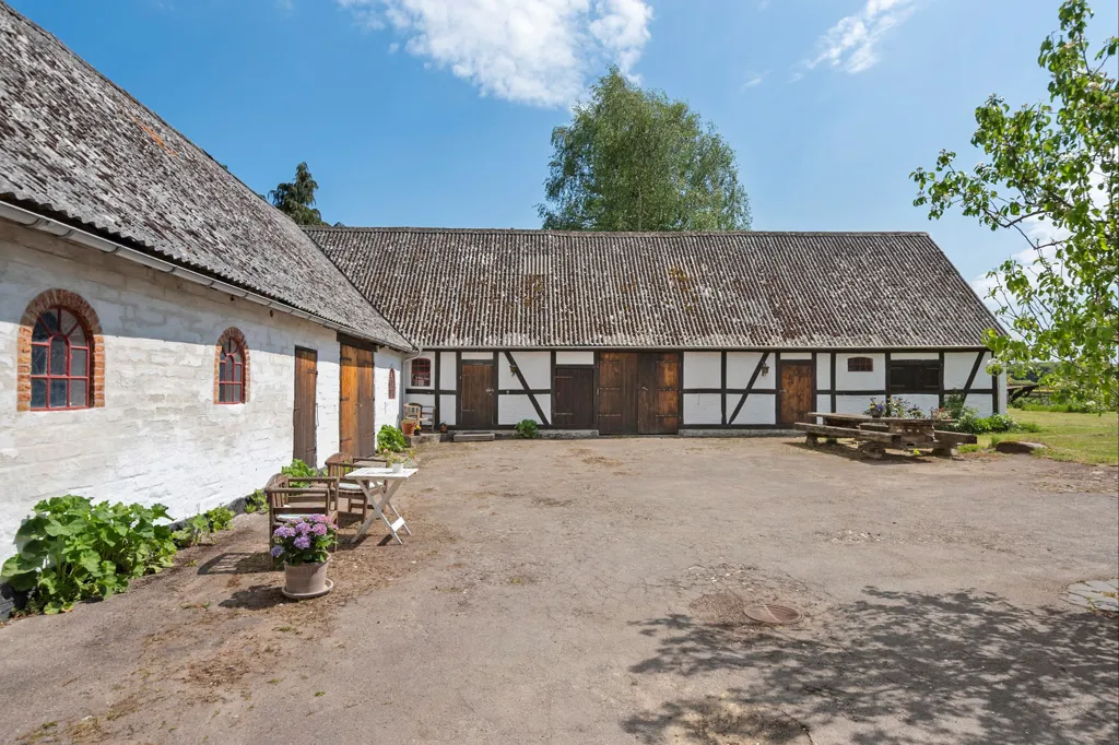 Garden - Villa with Extensive Grounds in Tessebølle