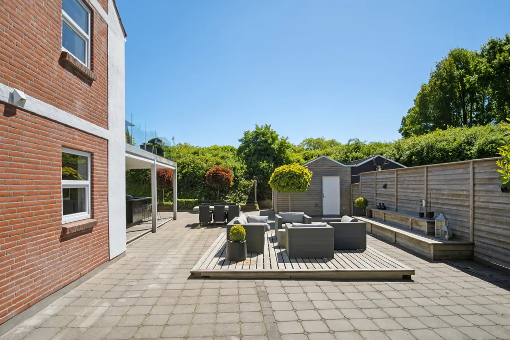 Terrasse - Architectural House with Water View in Aabenraa