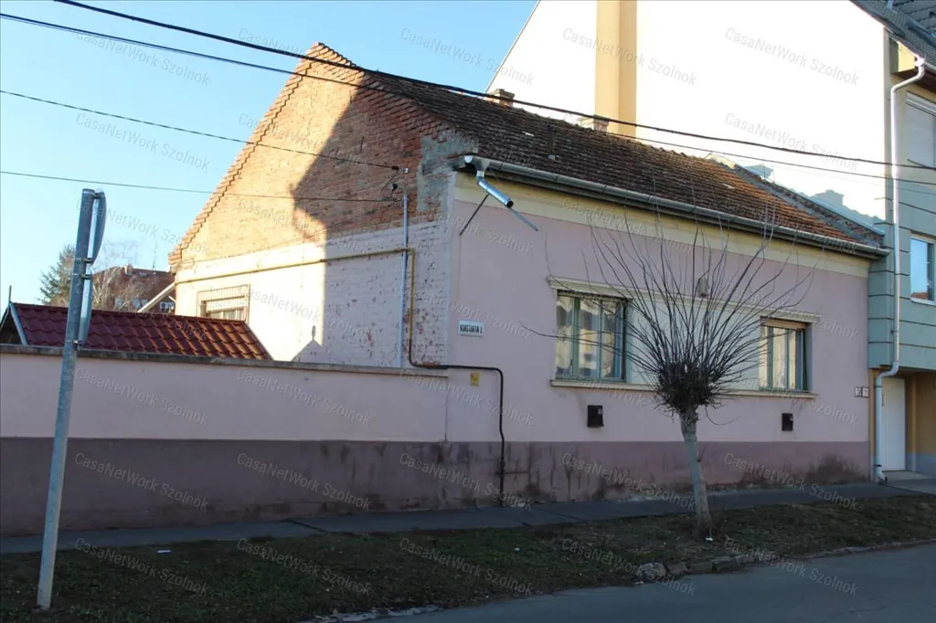 Välivaade - Development Plot with Family House in Szolnok Centre