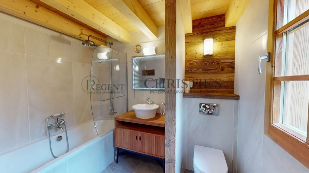 Salles de bain - Chalet de Luxe avec Vue Montagne à Les Gets