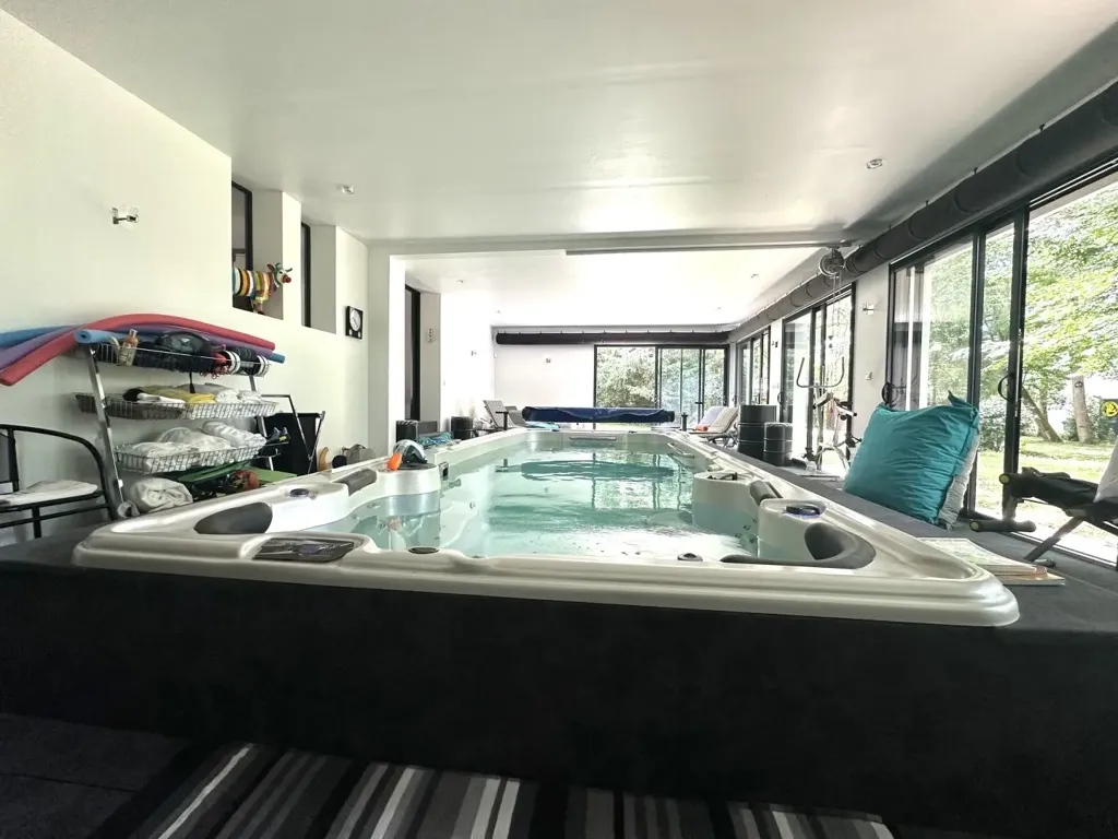 Pièces - Propriété avec Spa de Nage et Parc à l'Ouest de Tours