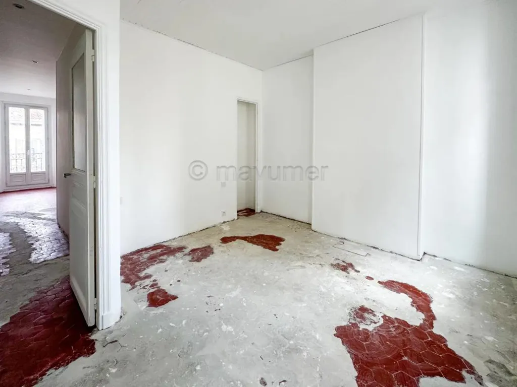 Rooms - Duplex Flat with Balconies in Marseille