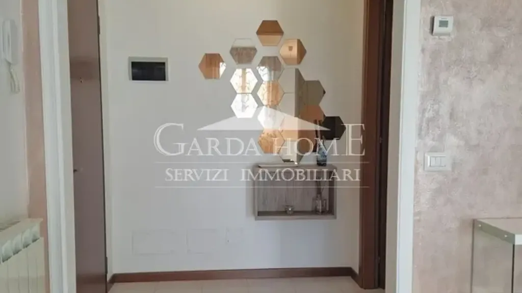 Esik - Bright Trilocale with Balcony in Lonato