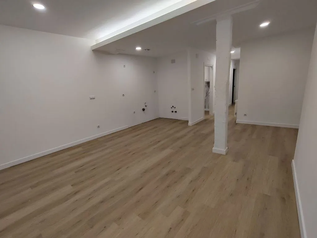 Pièces - Reformed Flat with Balcony in Bilbao's Old Town