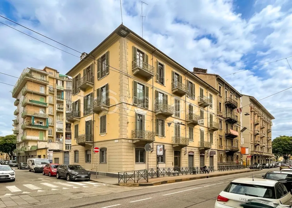 Exterior - Retrofitted Loft with South-East View in Torino