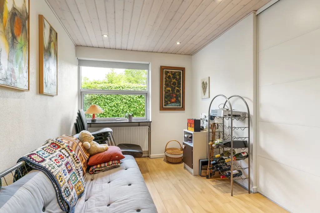 Bedrooms - Modernised Villa with Garden in Linde