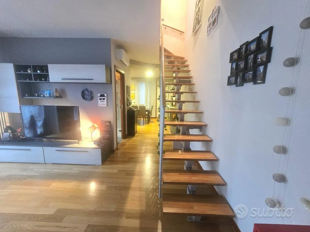 Pièces - Apartment with Terraces in Fosso' Centre