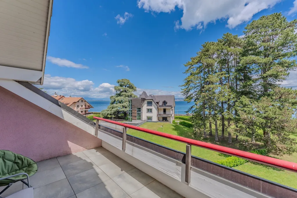 Rõdu - Luxury Lakefront Apartment in Publier
