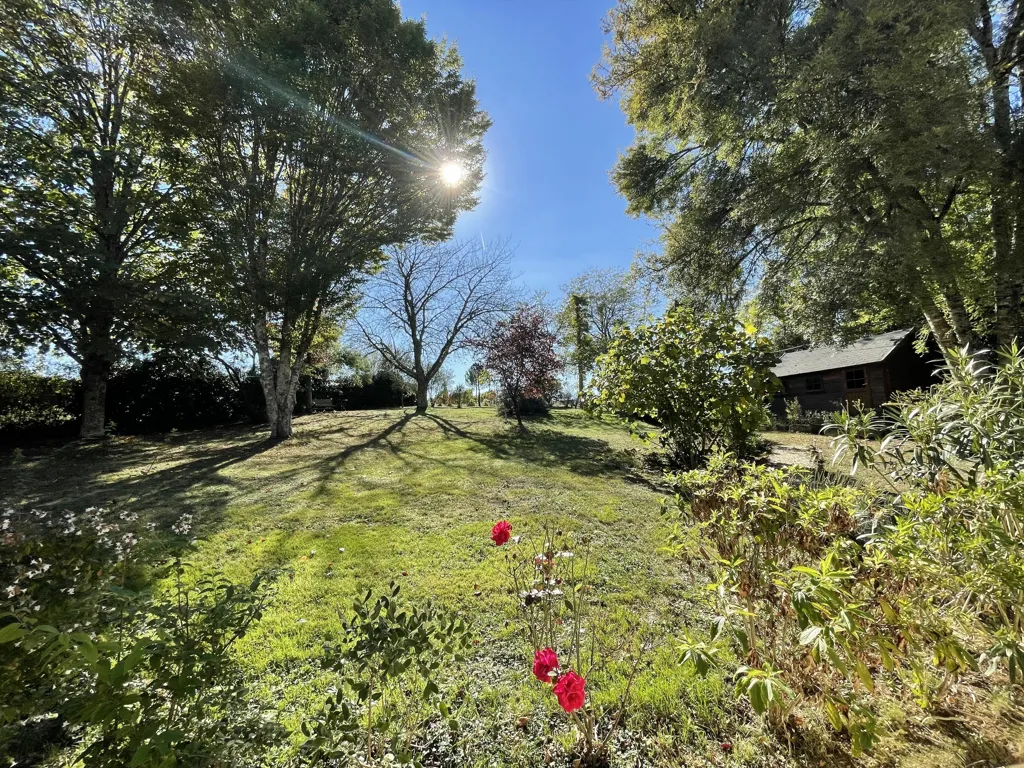 Jardin - Maison en Pierre avec Piscine et Vue Nature