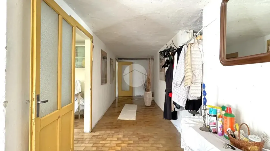 Hallway - Terraced Villa with Garden in Marcaria